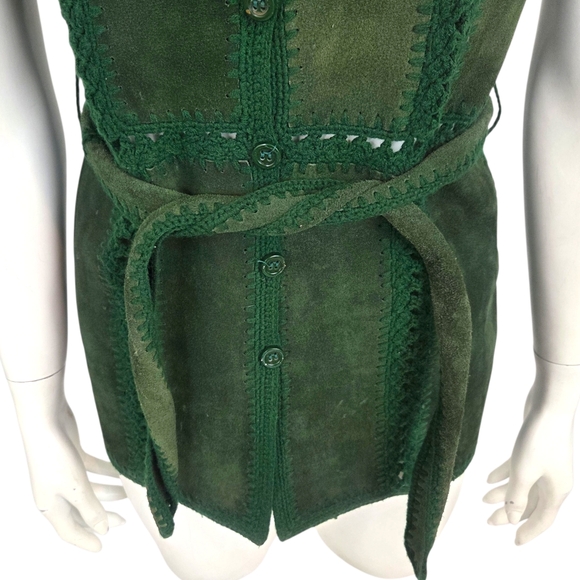 Vintage 70s Suede Leather Crochet Vest Belted Button Womens Small Hippie Western - Picture 3 of 9